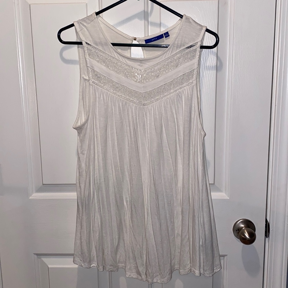 Large White Apt 9 sleeveless top